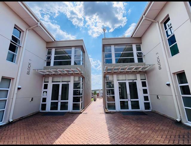 279M² OFFICE FOR SALE IN FOURWAYS